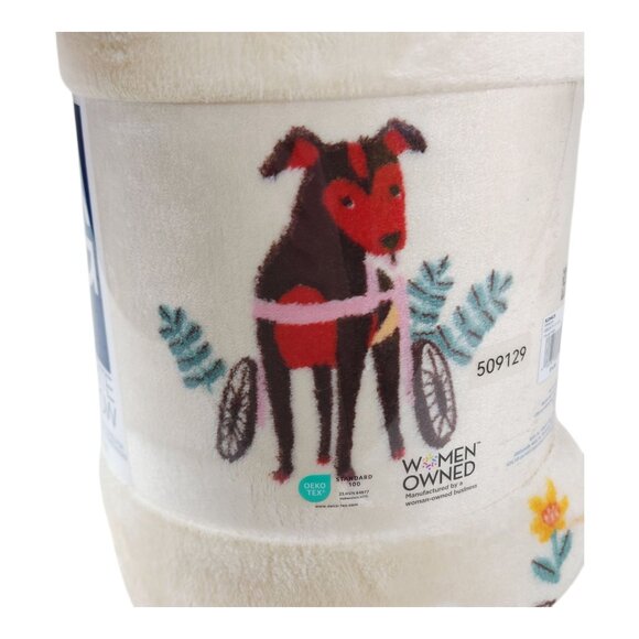 The Big One Oversized Plush Throw Blanket 5 Ft x 6 Ft Polyester Love Fur All - Picture 5 of 13